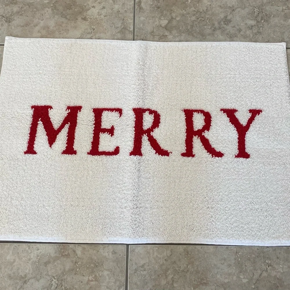 Threshold “Merry” Bath Rug 30” x 21”